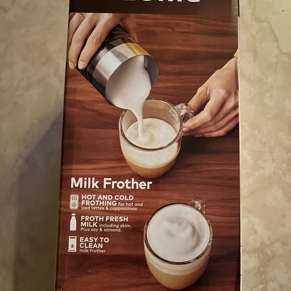 Keurig Milk Frother in Black and Silver - Picture 3 of 5